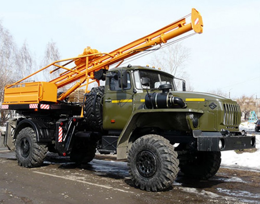 Ямобур МРК-750А4 на базе Урал-4320
