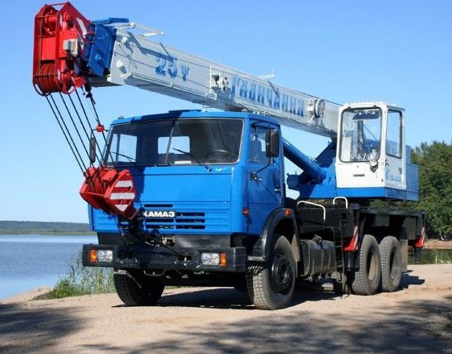Автокран Галичанин - 25 тонн, вылет 21 метр